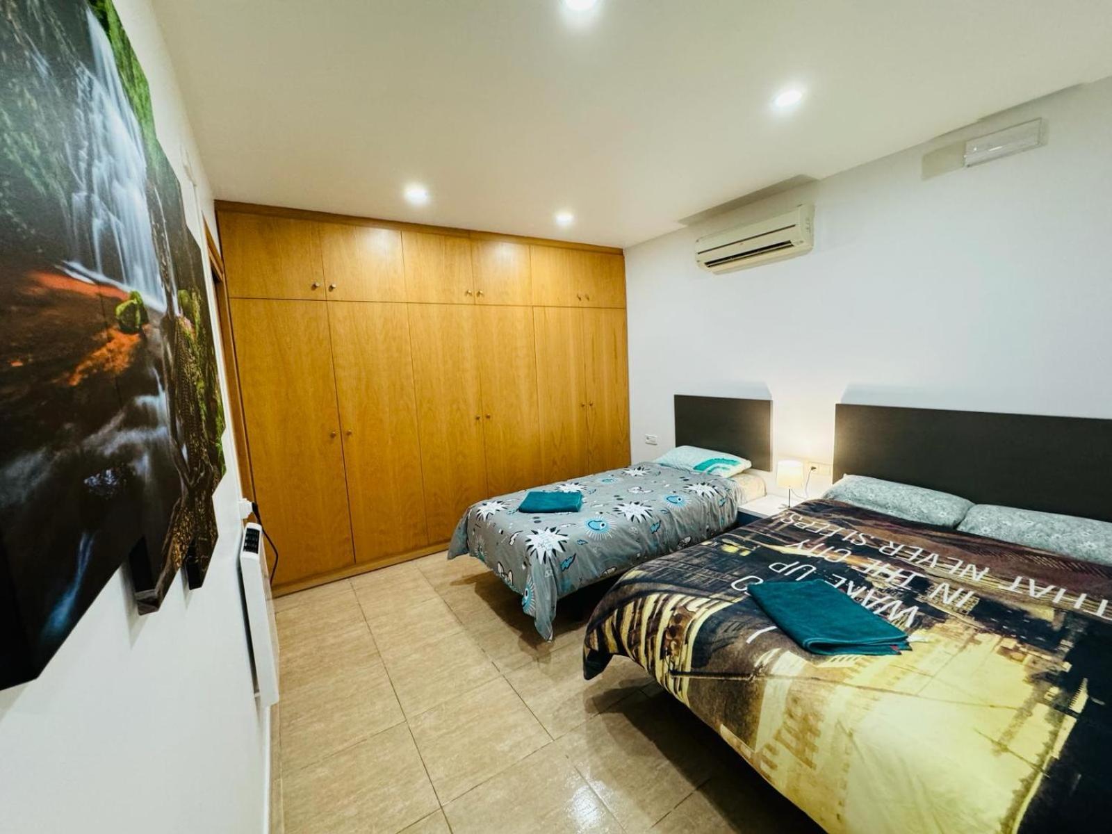 Near To Beach And Barcelona ซานต์อาเตรียเดเบซอซ ภายนอก รูปภาพ